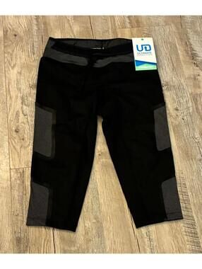 New with Tags Ultimate Direction Women's Black Onyx Size Medium Hydro 3/4 Tight